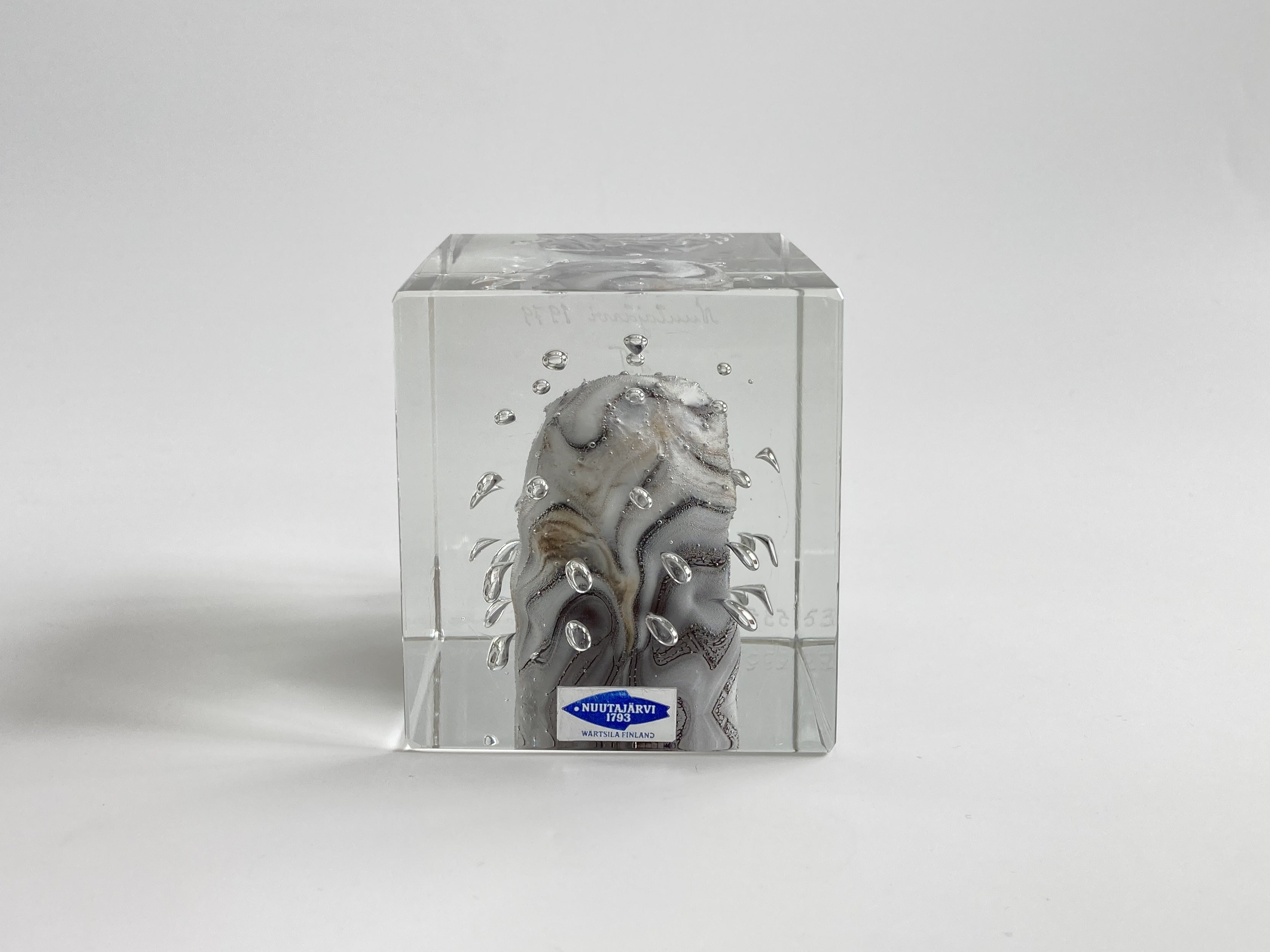 Annual Cube year 1979 - Oiva Toikka Nuutajärvi Finland glass