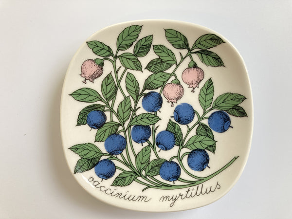 Wall plate - Arabia 12cm Esteri Tomula Wild Blueberry 1982-86