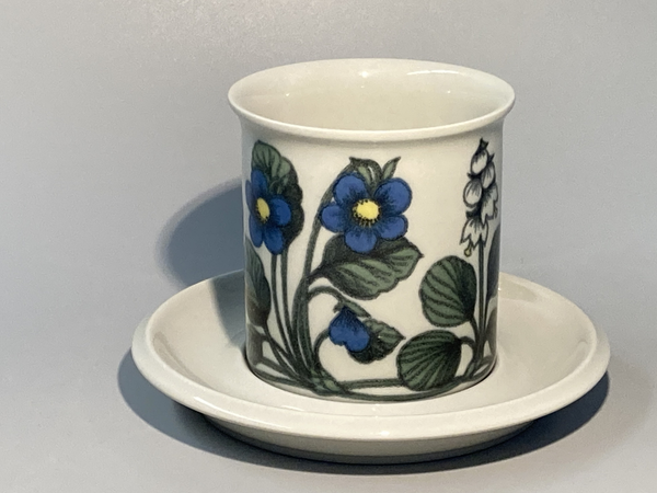 Flora series - Chocolate Cup with saucer - decoration by Esteri Tomula  Arabia 1979-1981