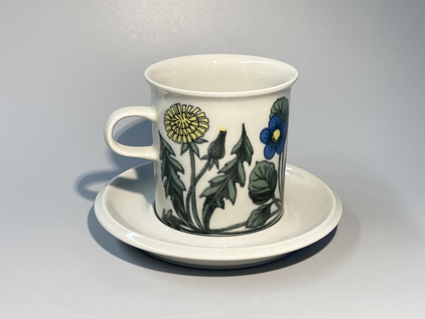 Flora series - Chocolate Cup with saucer - decoration by Esteri Tomula  Arabia 1979-1981
