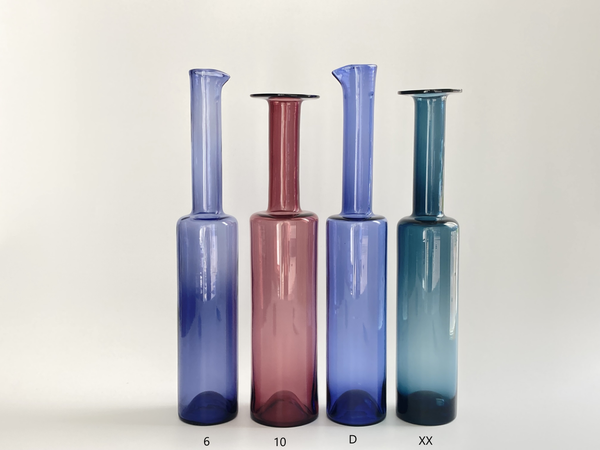 Nanny Still vase / bottle delicate blue Riihimäen Lasi (D)