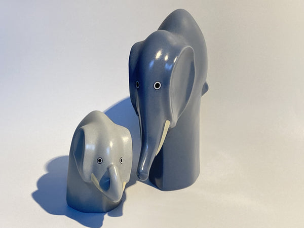 Howard Smith - Elephant or Baby Elephant - Run free collection Arabia ceramics Finland 1990s