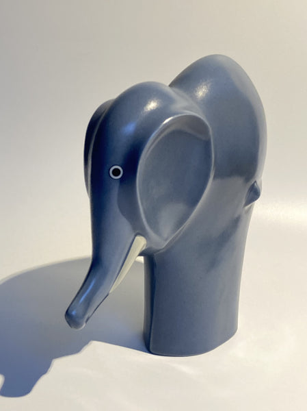 Howard Smith - Elephant or Baby Elephant - Run free collection Arabia ceramics Finland 1990s