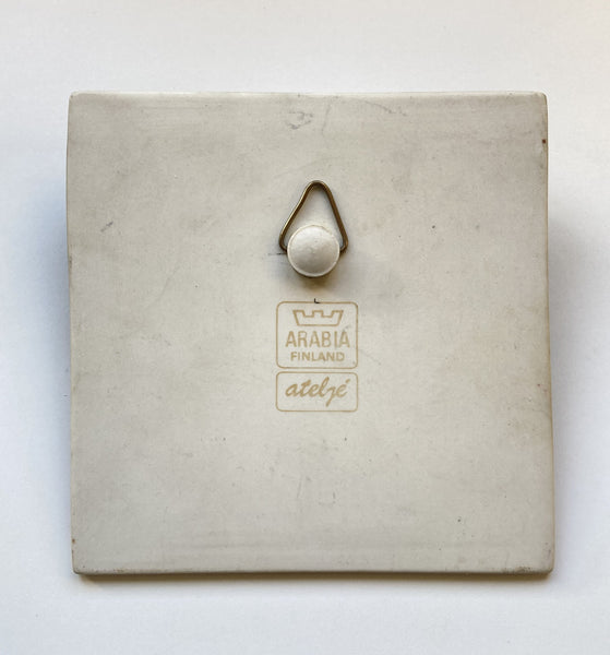 Heljä Liukko-Sundström - Bunny Wall Plate 12x12cm - 'Bunny in the bushes' Arabia 1982
