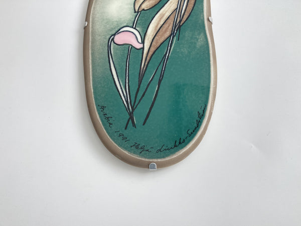 Heljä Liukko-Sundström - Flower Wall Plate 32cm by Arabia 1991