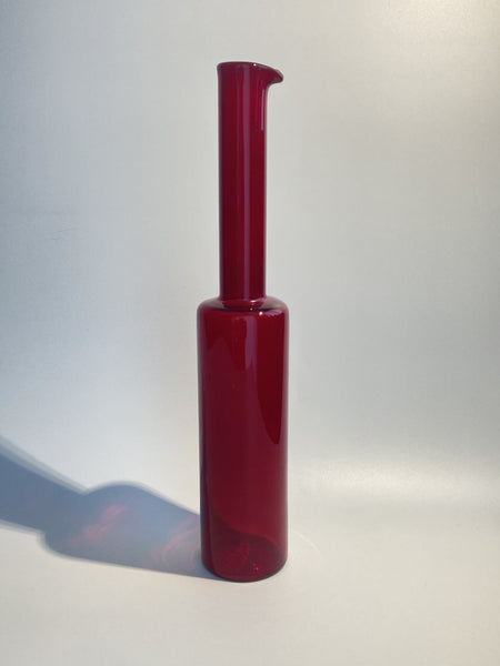 Nanny Still vase bottle ruby red Riihimäen Lasi Oy