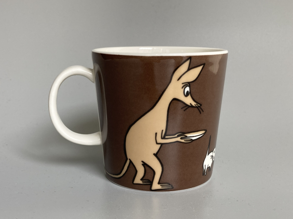 z18 Sniff brown Moomin mug 2002-2008 by Arabia Finland UNUSED CONDITION