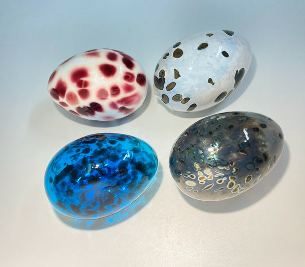 Rosalinda Egg - by Oiva Toikka Iittala