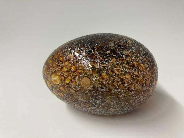 Egg spotted brown - Oiva Toikka Nuutajärvi - ruskea mosaiikki Muna