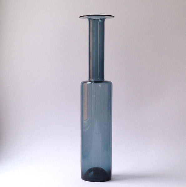 Nanny Still vase / bottle denim blue Riihimäen Lasi (4)