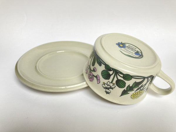 Flora Tea Cup and saucer decor by Esteri Tomula Arabia Finland 1979-1981