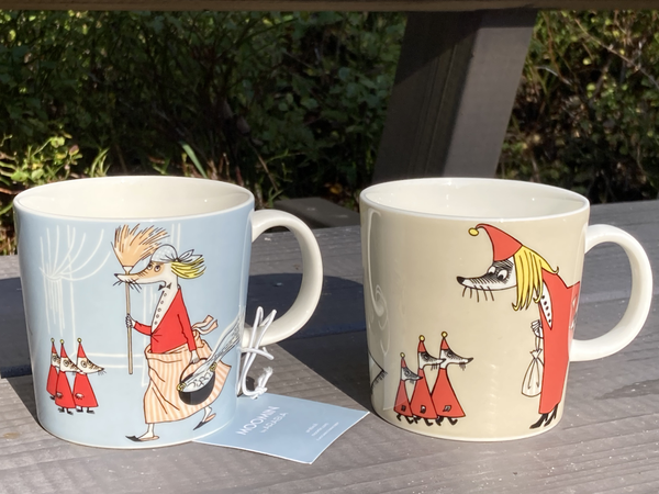 z10 Fillyjonk beige Moomin mug  2004-2013 (with sticker)