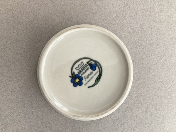 Flora series - 3dl Bowl - decoration by Esteri Tomula  Arabia 1979-1981