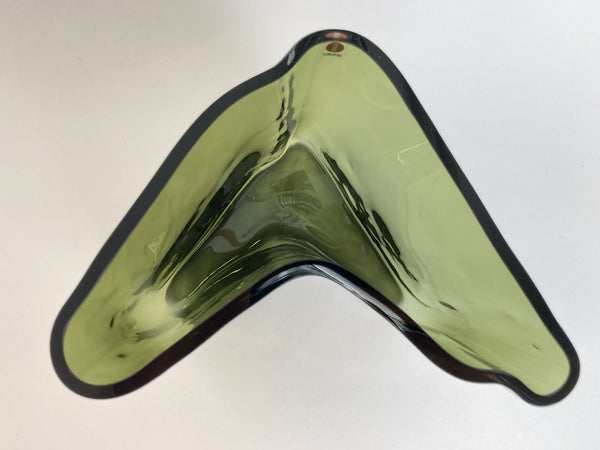 Alvar Aalto - Vase "Boomerang" moss green - Bumerangi, vihreä Iittala 2021 (NEW edition)