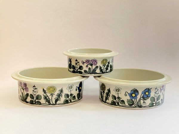 Flora series - 3dl Bowl - decoration by Esteri Tomula  Arabia 1979-1981