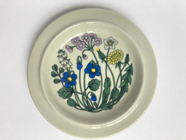 Flora series - Bun Plates - decoration by Esteri Tomula  Arabia 1979-1981