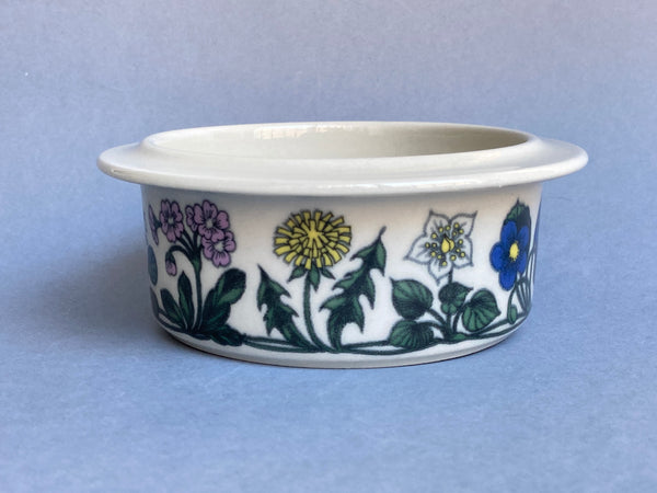 Flora series - 3dl Bowl - decoration by Esteri Tomula  Arabia 1979-1981
