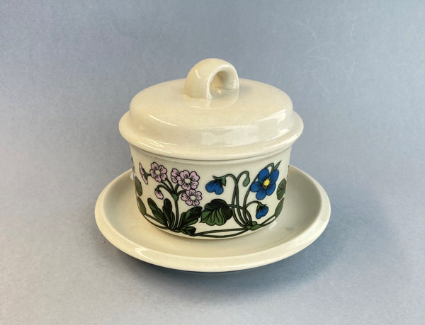 Flora series - Saucer 14,5cm - decoration by Esteri Tomula Arabia 1979-1981
