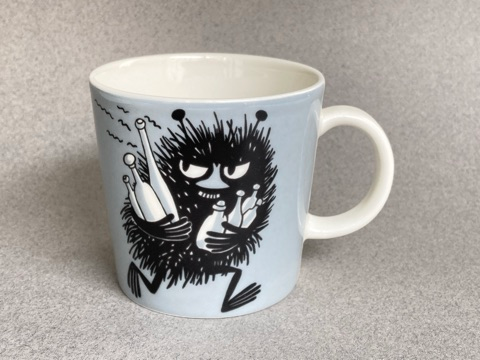 z05 Stinky Moomin mug grey 2001- by Arabia, Finland