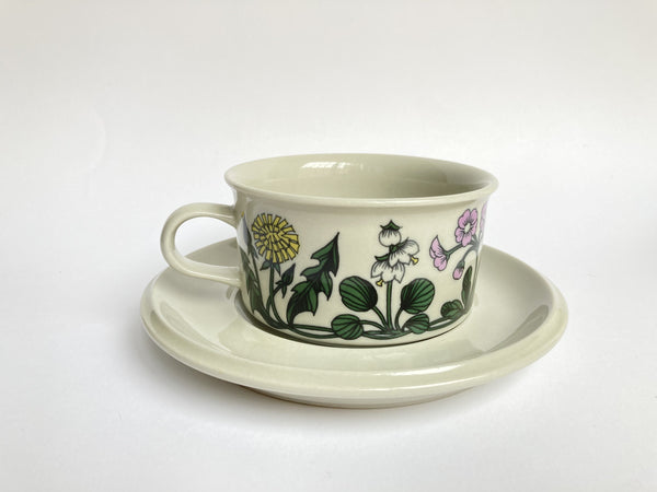 Flora Tea Cup and saucer decor by Esteri Tomula Arabia Finland 1979-1981